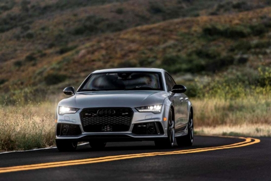 The fastest armored car in the world is the Audi RS7, which reaches 325 km / h